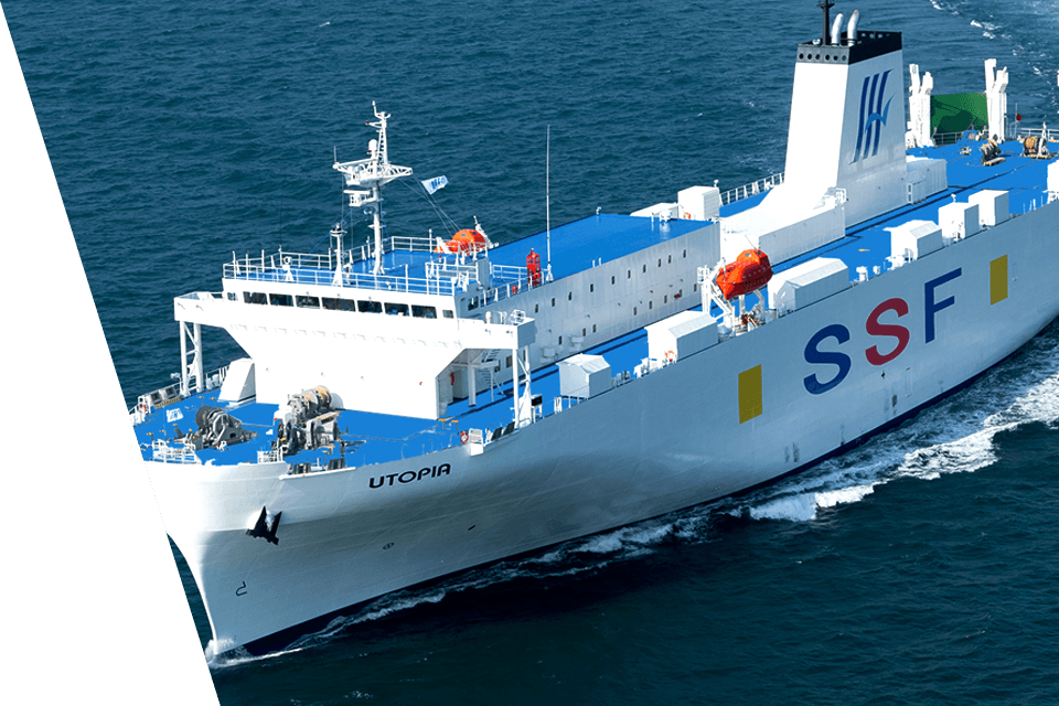 国際物流を行うフェリーの様子